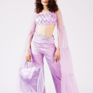 Crop top with setachable extended sleeves and a trouser