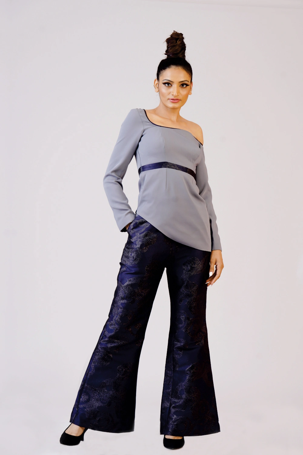 One-Shoulder Flared Trouser Set - Image 12